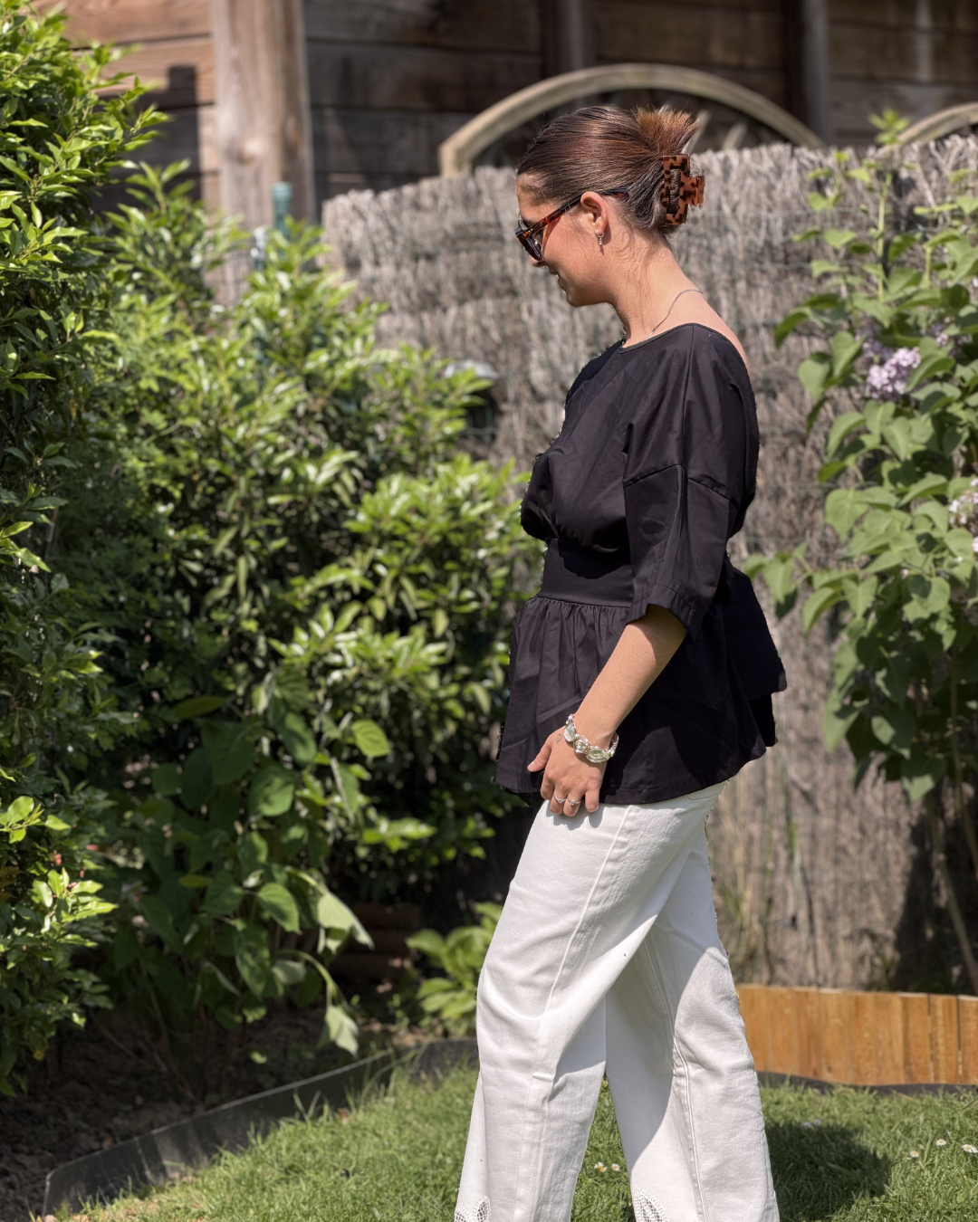 Delphine - Blouse dos nu avec noeud à l'arrière