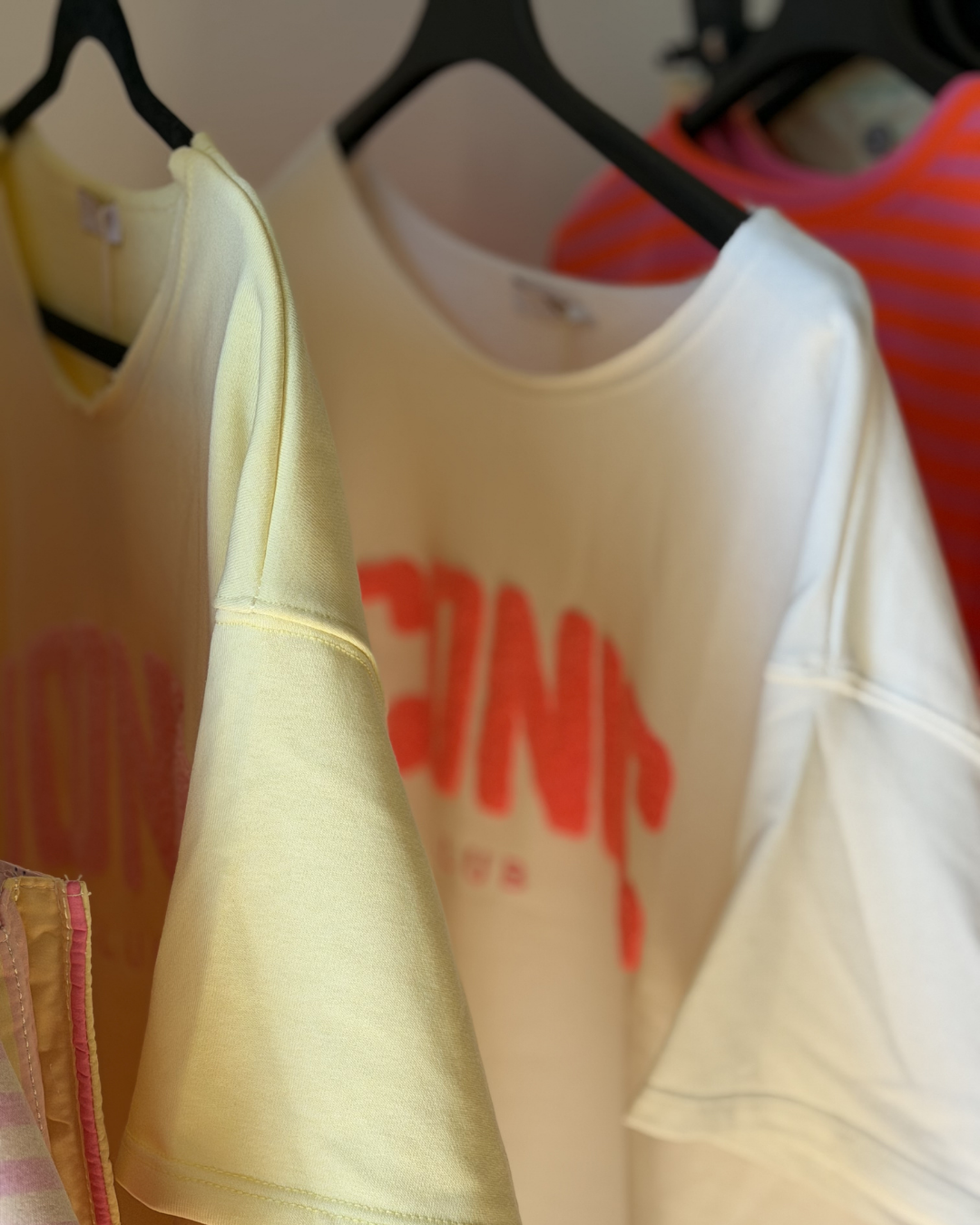 Iconic - Teeshirt Jaune